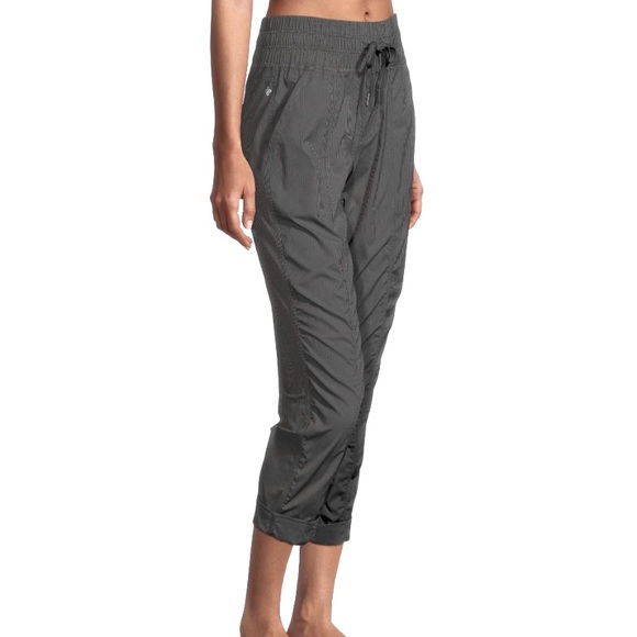 Shambhala Women's Live-In Ease Mid Rise Capri Pants Dark Grey Size Medium - Picture 4 of 16